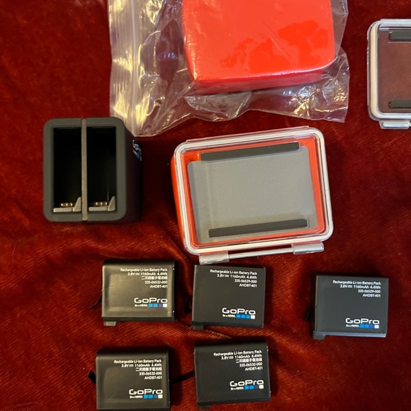 GoPro Hero4 Bundle with Accessories - Picture 8 of 16